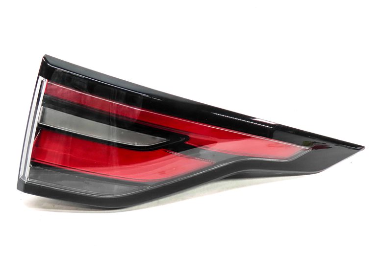 Thumbnail 3: 17-20 LAND ROVER DISCOVERY L462 REAR RIGHT PASSENGER OUTER QUARTER TAILLIGHT