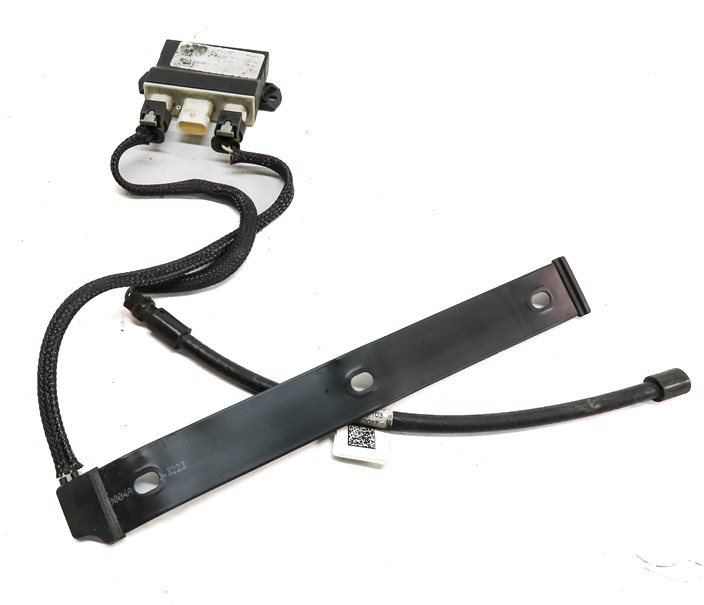 Thumbnail 3: 17 ROVER DISCOVERY (L462) REAR LEFT LIFTGATE SMART KICK OPENER MODULE w/ANTENNA