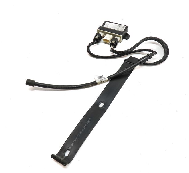Thumbnail 3: 17 ROVER DISCOVERY (L462) REAR RIGHT LIFTGATE SMART KICK OPENER MODULE w/ANTENNA
