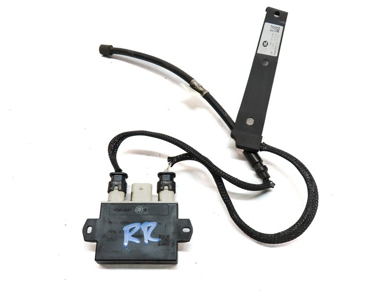 Thumbnail 4: 17 ROVER DISCOVERY (L462) REAR RIGHT LIFTGATE SMART KICK OPENER MODULE w/ANTENNA