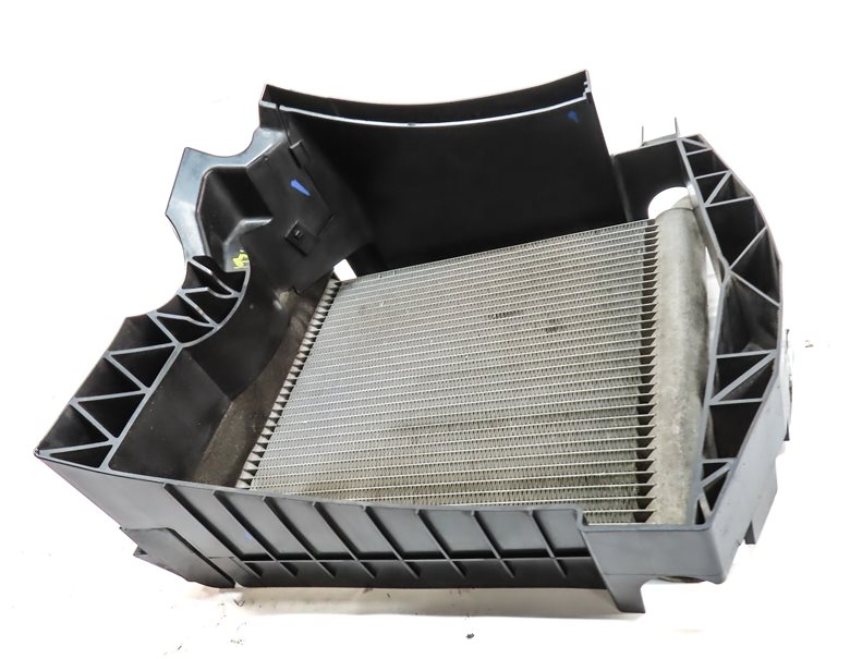 Thumbnail 2: 13-20 ROVER SPORT DISCOVERY (L405 L462 L494) LEFT AUXILIARY RADIATOR & BRACKET
