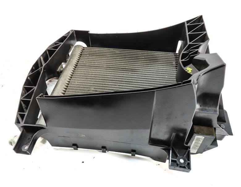 Thumbnail 5: 13-20 ROVER SPORT DISCOVERY (L405 L462 L494) LEFT AUXILIARY RADIATOR & BRACKET
