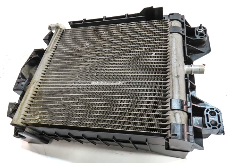 Thumbnail 6: 13-20 ROVER SPORT DISCOVERY (L405 L462 L494) LEFT AUXILIARY RADIATOR & BRACKET
