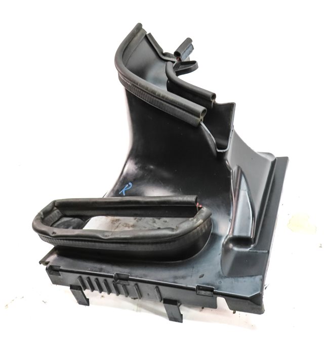 Thumbnail 2: 17 LAND ROVER DISCOVERY (L462) 3.0L SUPER ENGINE RIGHT PASSENGER AIR INTAKE DUCT