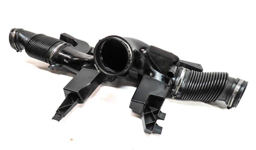 2017 LAND ROVER DISCOVERY (L462) 3.0L SUPER ENGINE AIR INTAKE Y PIPE HOSE DUCT