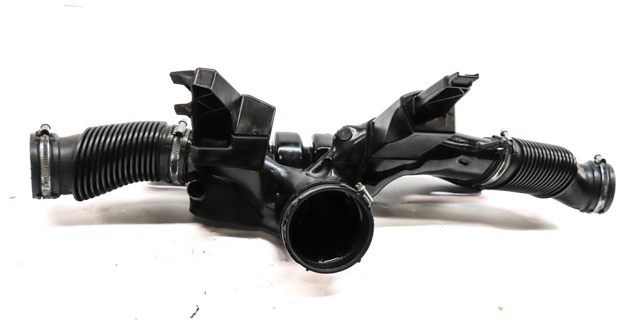 Thumbnail 6: 2017 LAND ROVER DISCOVERY (L462) 3.0L SUPER ENGINE AIR INTAKE Y PIPE HOSE DUCT