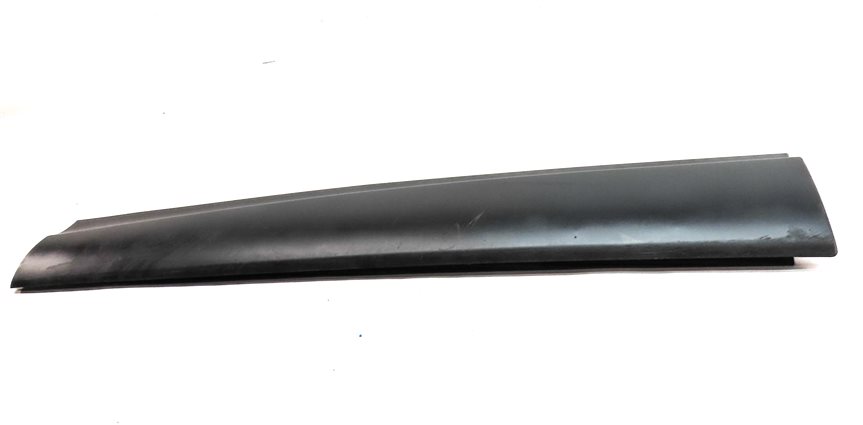 Thumbnail 2: 17-23 ROVER DISCOVERY (L462) FRONT LEFT DRIVER LOWER DOOR TRIM MOULDING (BLACK)