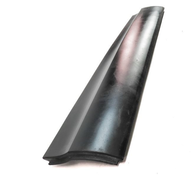 Thumbnail 4: 17-23 ROVER DISCOVERY (L462) FRONT LEFT DRIVER LOWER DOOR TRIM MOULDING (BLACK)