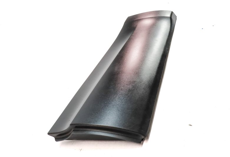 Thumbnail 4: 2017-2023 LAND ROVER DISCOVERY (L462) REAR LEFT LOWER DOOR TRIM MOULDING (BLACK)