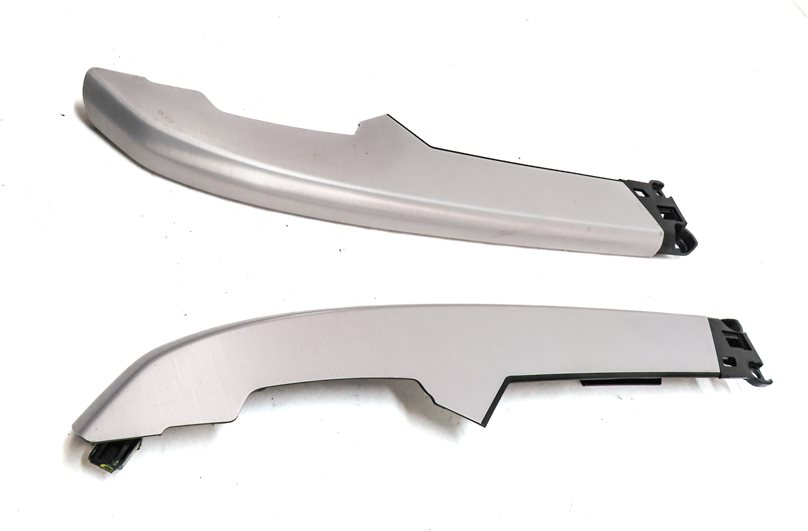 Thumbnail 3: 2017 LAND ROVER DISCOVERY (L462) FRONT CENTER CONSOLE TRIM PANEL SET/2 (SILVER)
