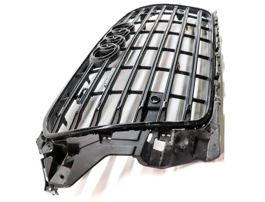 Thumbnail 4: 15-16 AUDI A3 (8V) FRONT CENTER PRIMARY HOOD GRILLE w/ EMBLEM (BLACK)