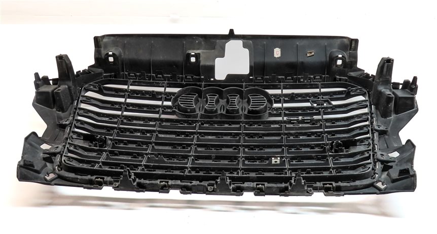 Thumbnail 6: 15-16 AUDI A3 (8V) FRONT CENTER PRIMARY HOOD GRILLE w/ EMBLEM (BLACK)