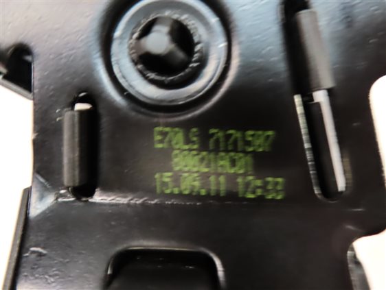 Thumbnail 10: 12 BMW X5 (E70) REAR 2ND ROW LEFT & RIGHT FOLDING SEAT BACK RELEASE LATCH SET/2