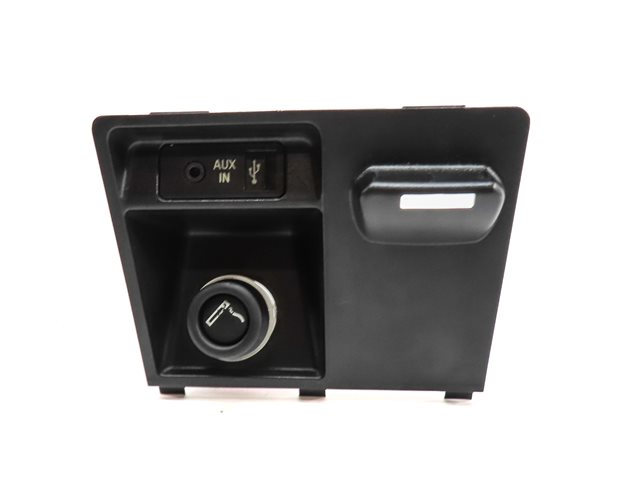 Thumbnail 2: 2011 BMW X5 (E70) AUX IN USB 12V POWER SOCKET JACK OUTLET PORT PANEL