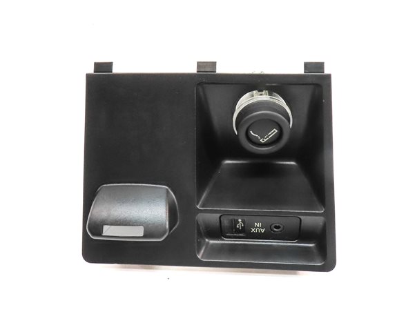 Thumbnail 3: 2011 BMW X5 (E70) AUX IN USB 12V POWER SOCKET JACK OUTLET PORT PANEL