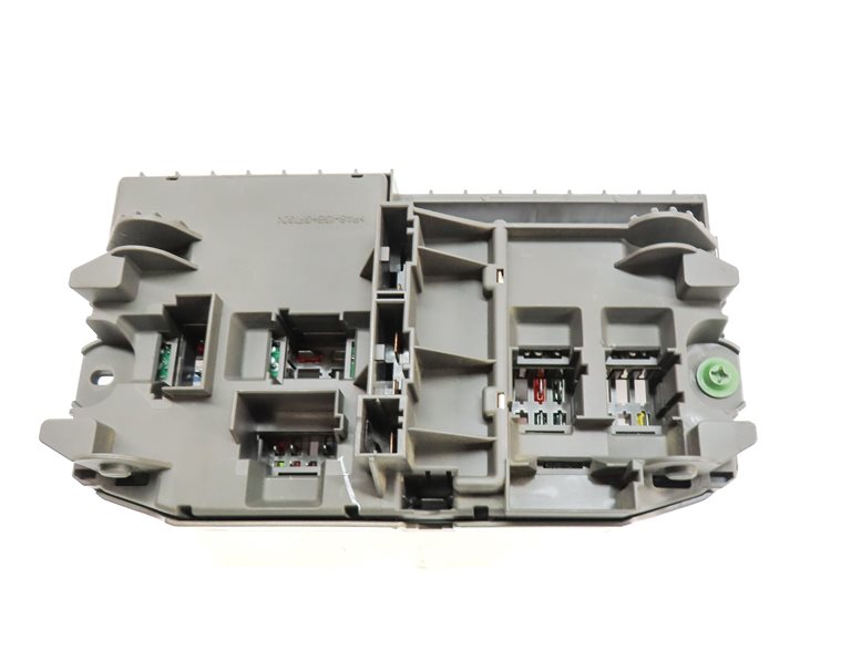 Thumbnail 4: 2011 BMW X5 (E70) 3.0L (N55) FRONT POWER DISTRIBUTION FUSE RELAY PANEL BOX