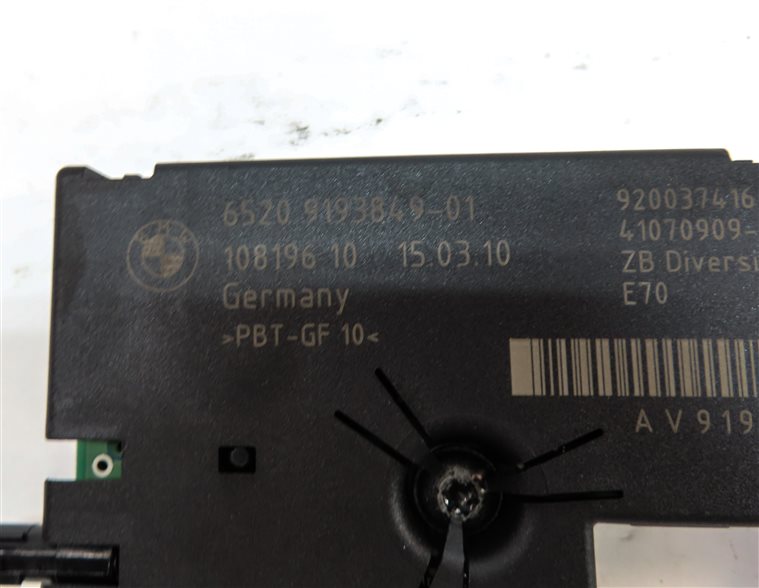 Thumbnail 5: 2011 BMW X5 (E70) RADIO STEREO RECEPTION ANTENNA DIVERSITY AMP AMPLIFIER MODULE