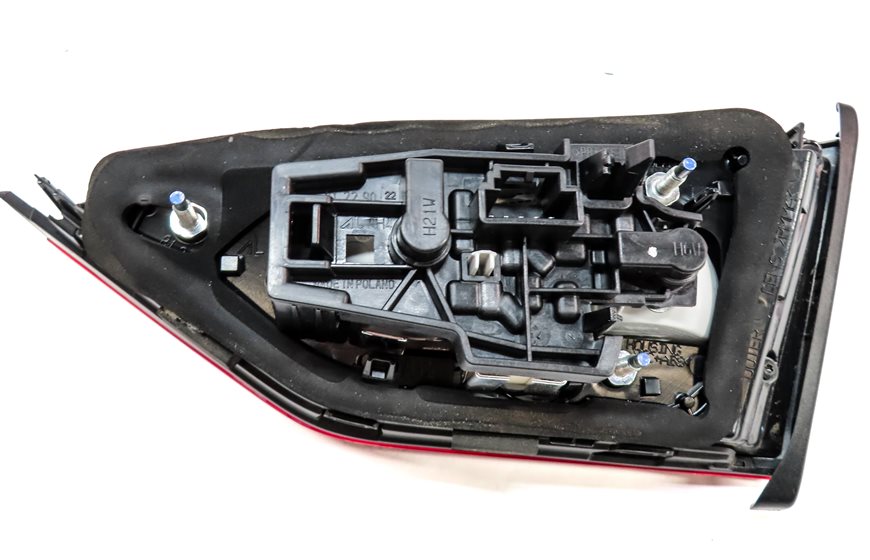 Thumbnail 5: 2015-2016 AUDI A3 S3 (8V) SEDAN CONVERTIBLE LEFT INNER LED TAILLIGHT LIGHT LAMP