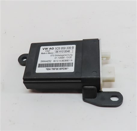 Thumbnail 2: 2015 AUDI S3 (8V) PASSENGER SEAT OCCUPANCY CONTROL MODULE