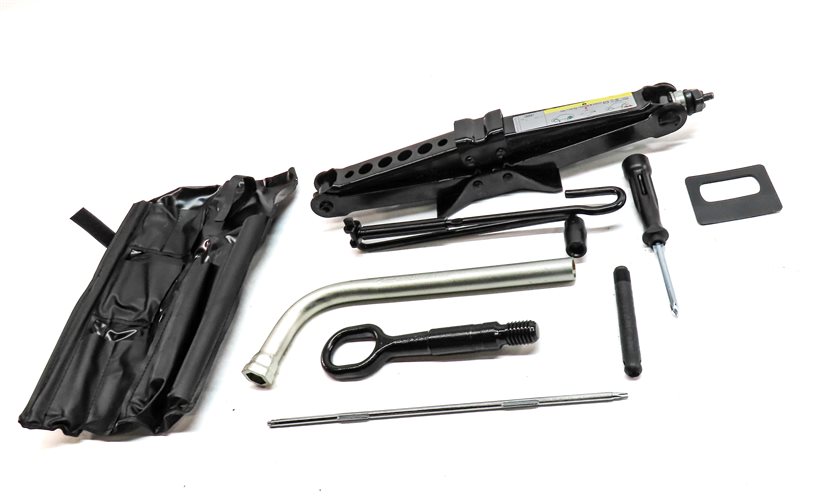 Thumbnail 2: 2015 AUDI S3 (8V) EMERGENCY ROADSIDE CAR LIFT JACK TOOL KIT SET/9