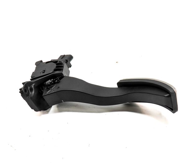 Thumbnail 4: 2015 AUDI S3 (8V) 2.0L (CYFB) DRIVER ACCELERATOR THROTTLE GAS PEDAL ASSEMBLY