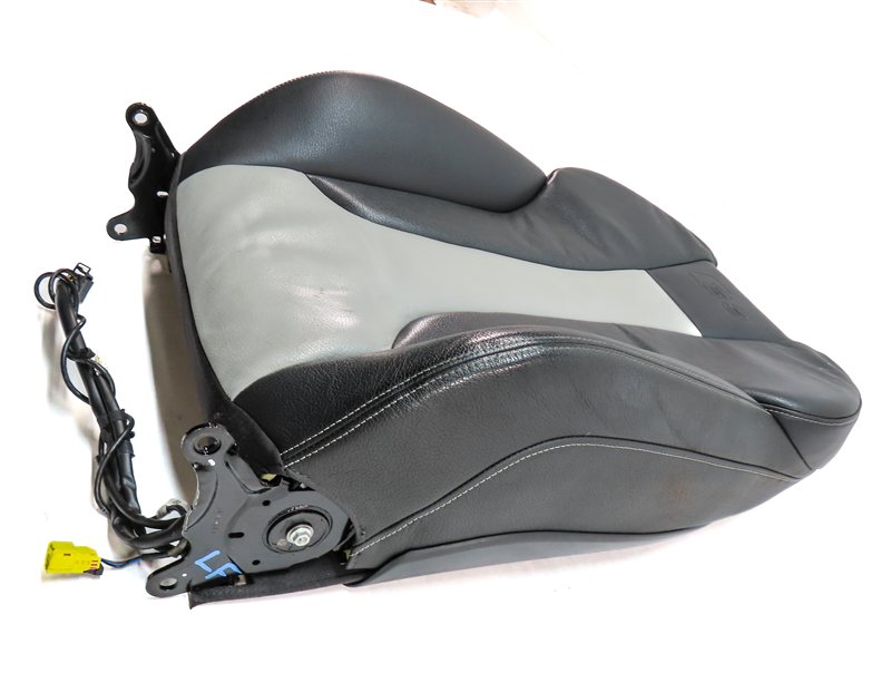 Thumbnail 3: 2015 AUDI S3 (8V) FRONT LEFT DRIVER UPPER SPORT SEAT BACK w/HEAT (Black/Silver)