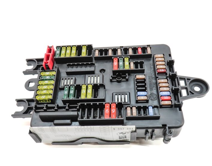 Thumbnail 2: 2014 BMW 328IGT (F34) 2.0L (N20) REAR POWER DISTRIBUTION FUSE RELAY PANEL BOX