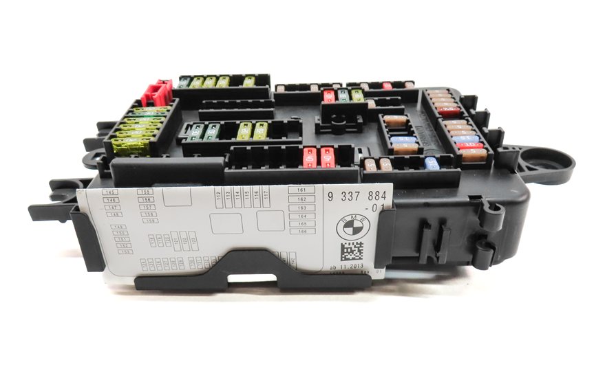 Thumbnail 3: 2014 BMW 328IGT (F34) 2.0L (N20) REAR POWER DISTRIBUTION FUSE RELAY PANEL BOX