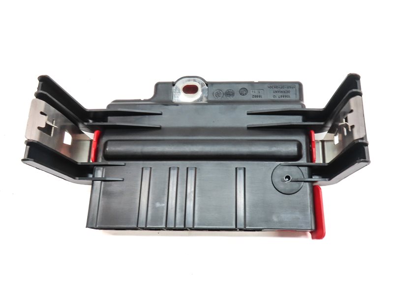 Thumbnail 4: 2013 BMW X5 (E70) 3.0L (M57Y) DIESEL ENGINE POSITIVE BATTERY TERMINAL PLATE