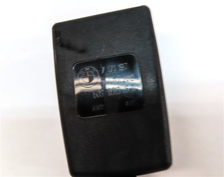 Thumbnail 10: 2013 BMW X5 (E70) REAR 2ND ROW LEFT CENTER RIGHT SEATBELT BUCKLE RECEIVER SET/3