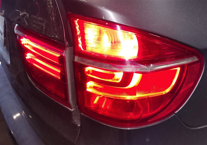 Thumbnail 2: 11-13 BMW X5 X5M (E70) RIGHT PASSENGER INNER TAILLIGHT LIGHT LAMP (INCANDESCENT)