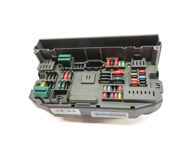 Thumbnail 2: 2013 BMW X5 (E70) 3.0L (M57Y) DIESEL FRONT POWER DISTRIBUTION FUSE RELAY BOX