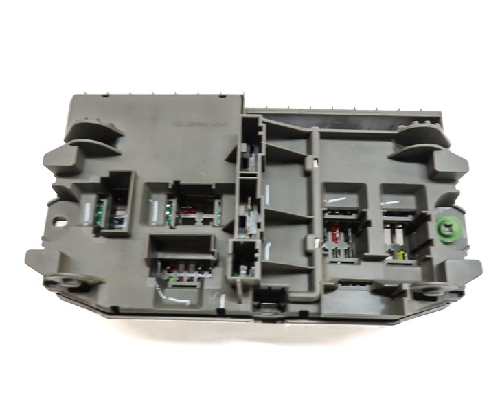 Thumbnail 4: 2013 BMW X5 (E70) 3.0L (M57Y) DIESEL FRONT POWER DISTRIBUTION FUSE RELAY BOX