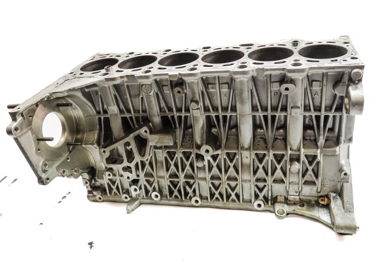 Thumbnail 2: 09-13 BMW X5 335D (E70 E90) 3.0L TWIN TURBO M57Y DIESEL ENGINE CYLINDER BLOCK