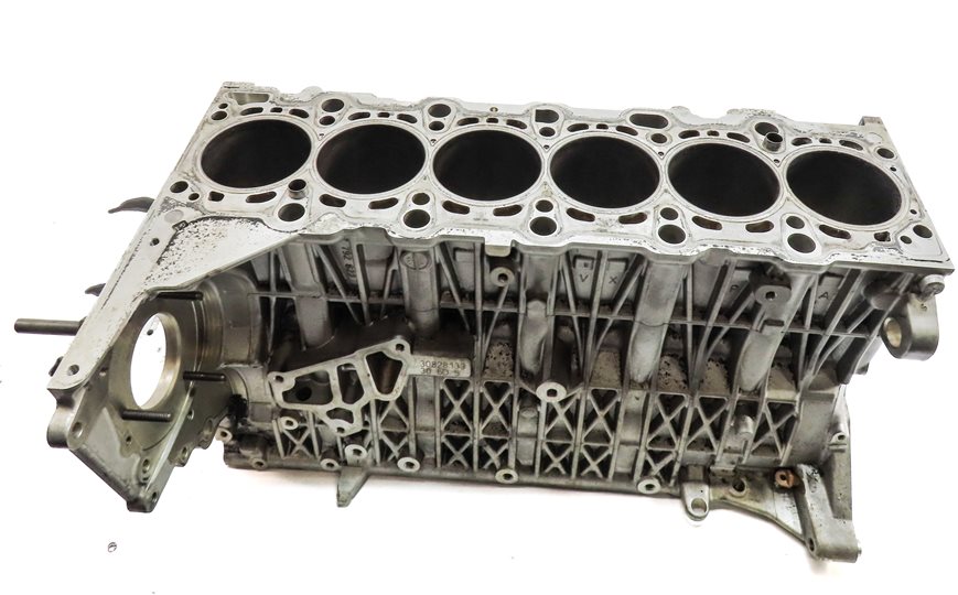 Thumbnail 5: 09-13 BMW X5 335D (E70 E90) 3.0L TWIN TURBO M57Y DIESEL ENGINE CYLINDER BLOCK