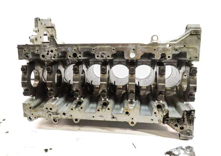 Thumbnail 6: 09-13 BMW X5 335D (E70 E90) 3.0L TWIN TURBO M57Y DIESEL ENGINE CYLINDER BLOCK