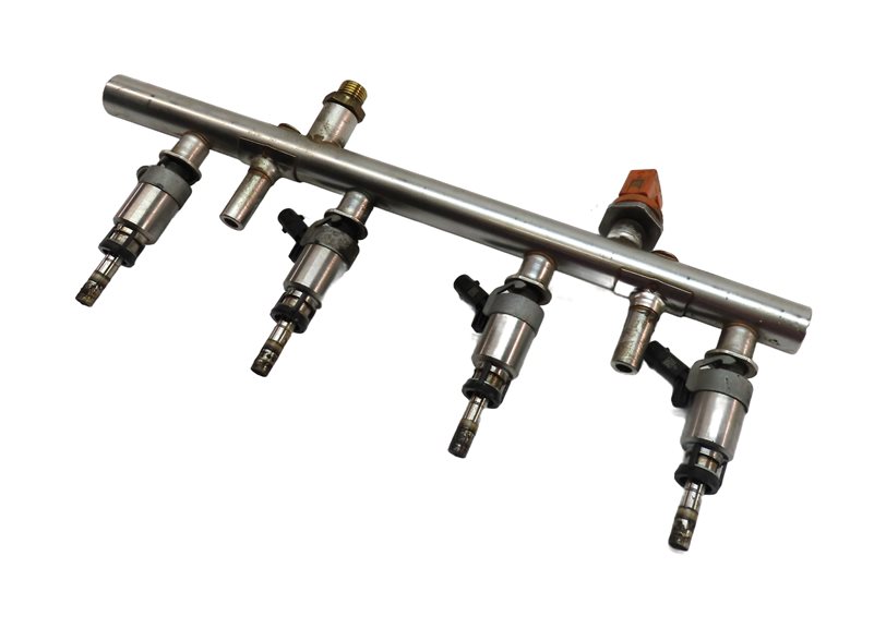 Thumbnail 1: 2013 AUDI A5 (B8 8T) 2.0L (CPMA) ENGINE MOTOR FUEL INJECTOR SET/4 w/ FUEL RAIL
