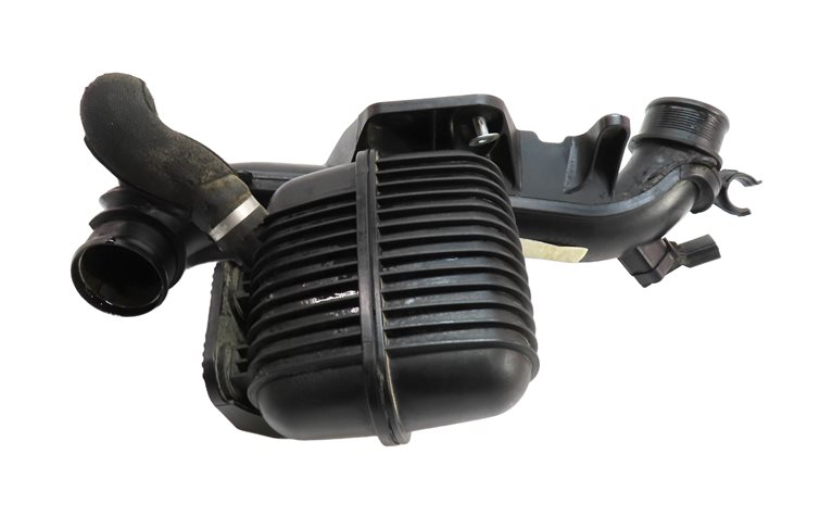 Thumbnail 5: 2013 AUDI A5 (B8 8T) 2.0L (CPMA) ENGINE INTERCOOLER PRESSURE PIPE HOSE ASSEMBLY