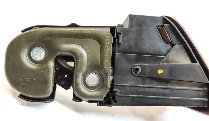 Thumbnail 4: 13 AUDI A5 (B8 8T) REAR LEFT FOLDING SEAT BACK RELEASE LOCK LATCH HANDLE (BROWN)