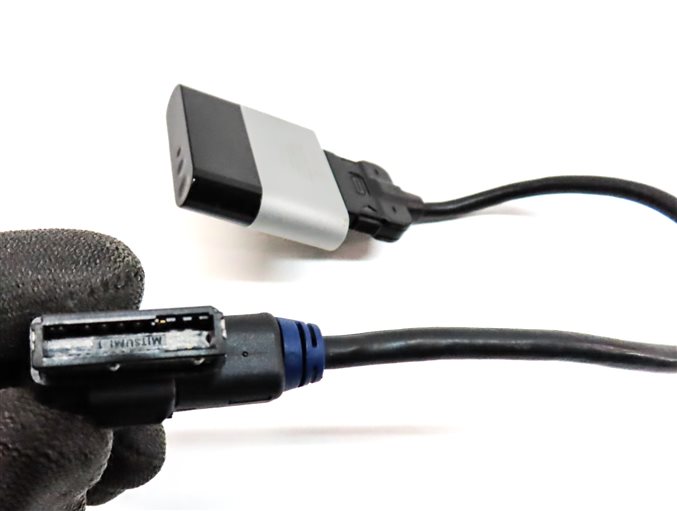 Thumbnail 4: 2013 AUDI A5 (B8 8T) APPLE TUNE2AIR BLUETOOTH ADAPTER w/ WIRE CABLE