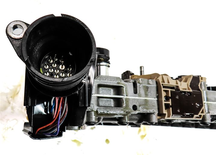 Thumbnail 6: 2013-2017 AUDI A4 A5 (B8 8K 8T) QUATTRO 2.0L 8 SPEED TRANSMISSION VALVE BODY