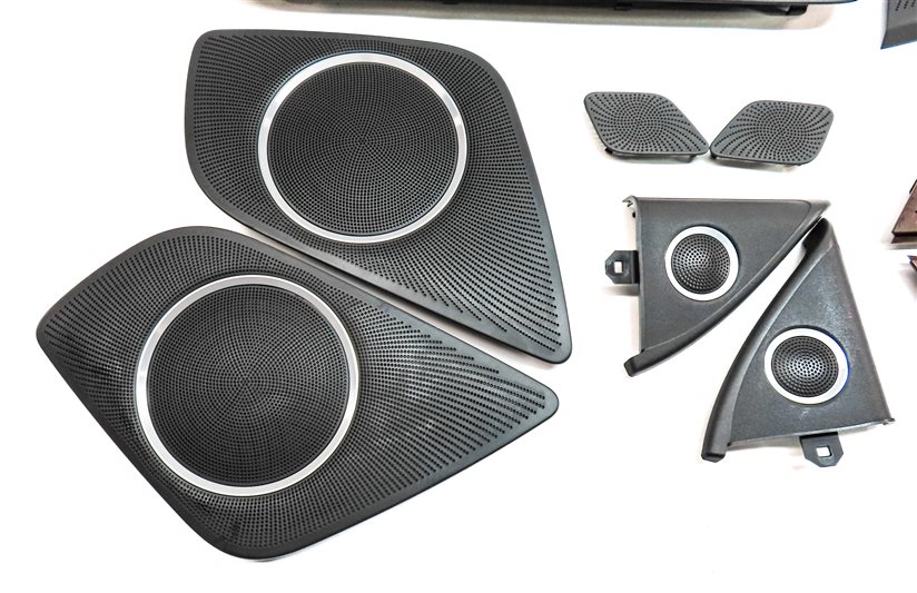 Thumbnail 3: 13 AUDI A5 (B8 8T) BANG & OLUFSEN AUDIO SOUND SPEAKER GRILLE TRIM SET/11 (BROWN)