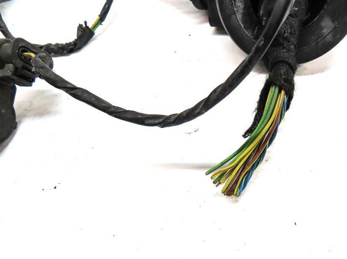 Thumbnail 6: 12 BMW M3 (E90) REAR PARK ASSIST PDC DISTANCE CONTROL WIRE SENSOR SET/4 (White)