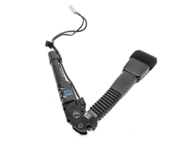 Thumbnail 4: 12-19 BMW 2 3 4 M3 (F22 F32 F33 F34 F36) FRONT RIGHT PASSENGER SEATBELT RECEIVER