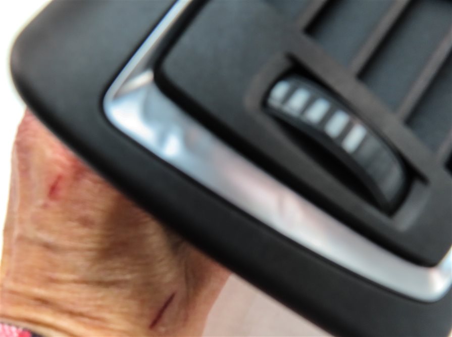 Thumbnail 7: 2015 BMW 228I (F23) FRONT CENTER DASH HEAT AIR AC HVAC DUAL VENT (Black)