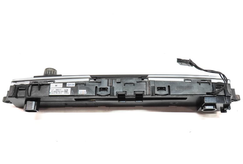 Thumbnail 6: 2015 BMW 228I (F23) FRONT DASH RADIO STEREO AUDIO CONTROL PANEL