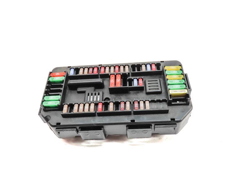Thumbnail 2: 2015 BMW 228I (F23) 2.0L (N20) ENGINE FRONT POWER DISTRIBUTION FUSE RELAY BOX