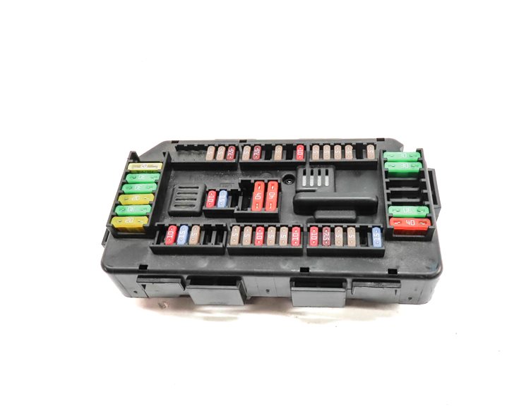 Thumbnail 3: 2015 BMW 228I (F23) 2.0L (N20) ENGINE FRONT POWER DISTRIBUTION FUSE RELAY BOX
