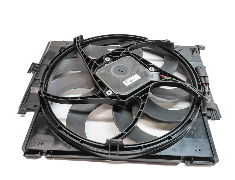 Thumbnail 6: 12-18 BMW 228i 320i (F22 F30) 2.0L TURBO ENGINE RADIATOR COOLING FAN w/ SHROUD