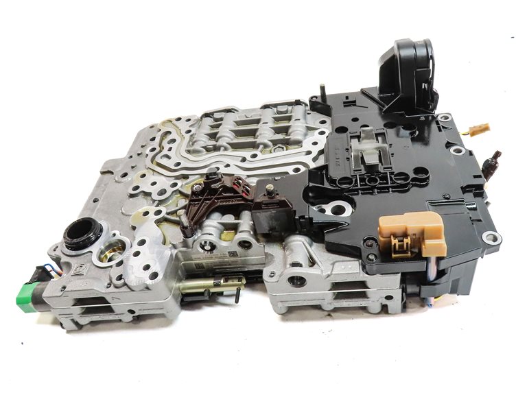 Thumbnail 2: 14-16 BMW 2 3 4 5 (F22 F30 F32 F10) 2.0L RWD 8HP-45 AUTO TRANSMISSION VALVE BODY